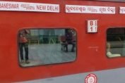 20 person fall ill after eating pantry food in New Delhi-Bhubaneswar Rajdhani Express