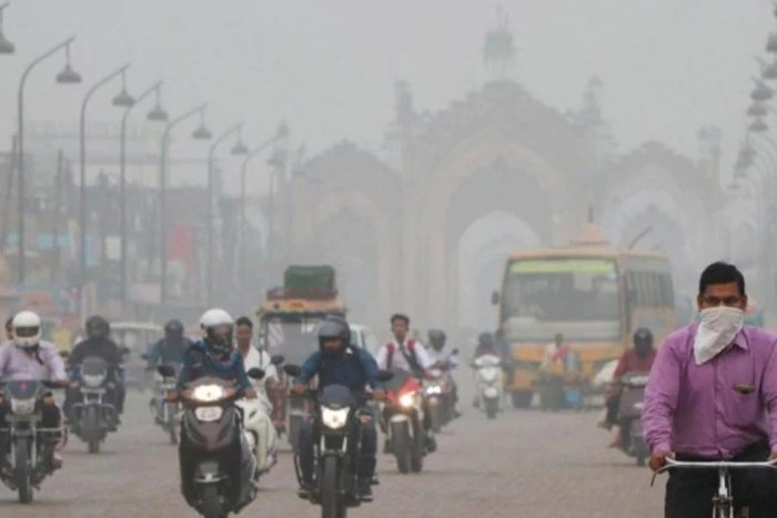Delhi’s Air Quality Deteriorates To ‘Very Poor’; Locals Complain Of Eye Irritation, Breathing Issues