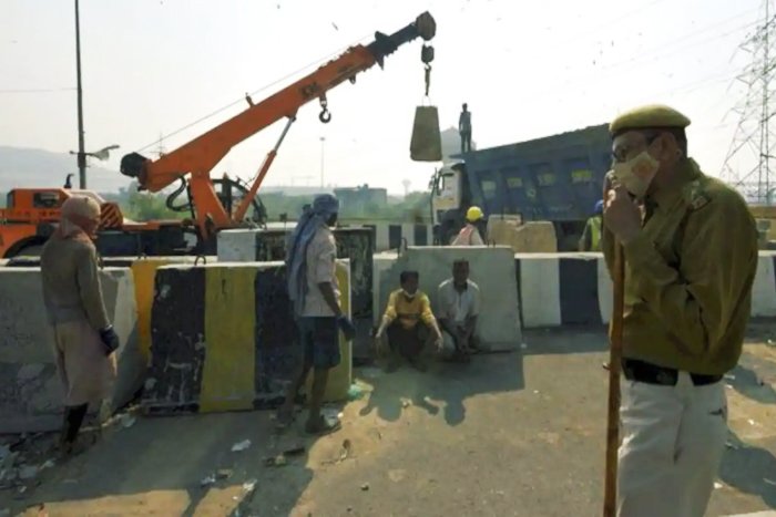 Farmers Start Heading Home, Cops To Remove Barricades From Protest Sites