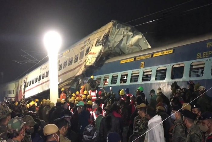 9 Killed, 37 Injured In Bengal Train Accident, Railway Minister At Site