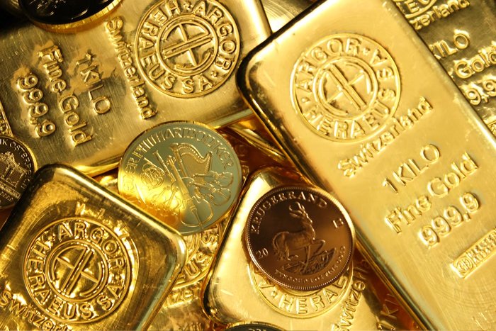 Gold up by Rs 160; silver rises Rs 680/kg today, trading at Rs 53,900