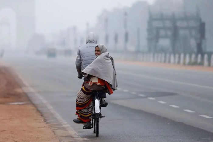 Delhi Weather Today: Temperature Dips To 7.6 Degrees Celsius, AQI Likely To Deteriorate