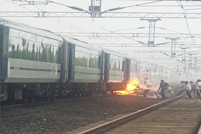 Fire In Bhopal-Delhi Vande Bharat Train, Passengers Safe
